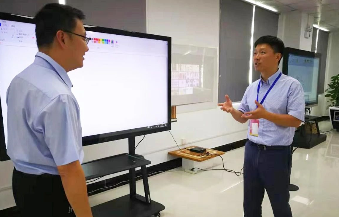 深圳分公司陪同政府園區(qū)對接考察高端觸摸屏投資選址項目方，高效推進項目選址落地