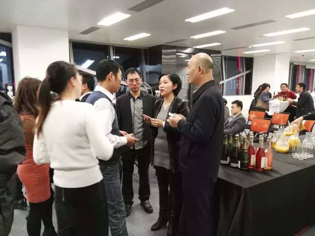 2015中國產(chǎn)業(yè)園區(qū)持續(xù)發(fā)展論壇成功舉行,東方龍商務(wù)CEO陳谷音應(yīng)邀出席并精彩演講 2015中國產(chǎn)業(yè)園區(qū)持續(xù)發(fā)展論壇成功舉行,東方龍商務(wù)CEO陳谷音應(yīng)邀出席并精彩演講