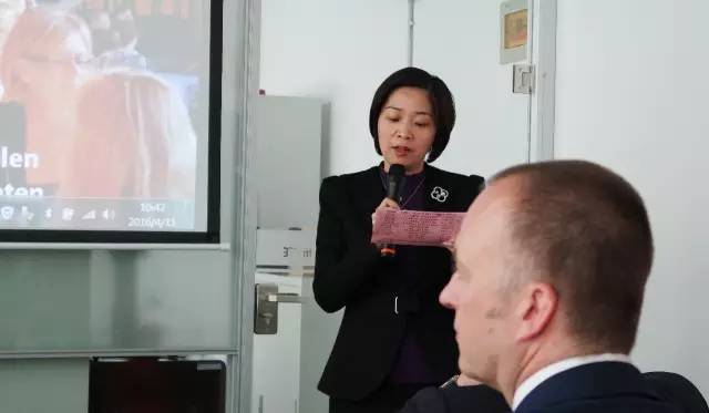 德國烏波塔爾市市長約翰內(nèi)斯·斯拉維奇博士一行來訪上海東方龍商務(wù)國際平臺舉行“烏波塔爾投資洽談會” 德國烏波塔爾市市長約翰內(nèi)斯·斯拉維奇博士一行來訪上海東方龍商務(wù)國際平臺舉行“烏波塔爾投資洽談會”