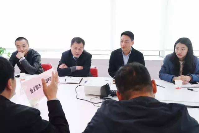 上海東方龍商務(wù)公司成功舉行新能源鋰電池投資選址項(xiàng)目的政府對(duì)接會(huì)