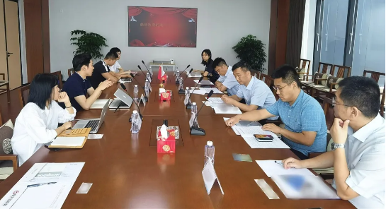 陪同政府園區(qū)赴高端芯片投資選址項(xiàng)目方對接考察，探討項(xiàng)目細(xì)節(jié)，力促合作落實(shí)