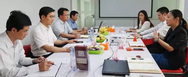 宣城市委常委、副市長汪謙慎一行冒著16級超強臺風奔赴東方龍商務洽談委托招商引資合作 宣城市委常委、副市長汪謙慎一行冒著16級超強臺風奔赴東方龍商務洽談委托招商引資合作