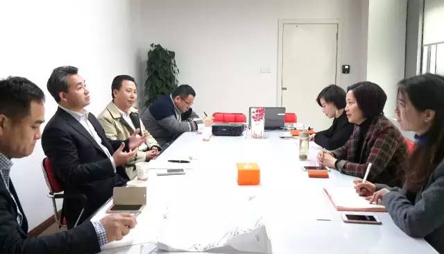 中華-伊斯蘭關(guān)系理事會(huì)理事長(zhǎng)丁厚飛博士來訪上海東方龍商務(wù)深入洽談一帶一路建設(shè)合作