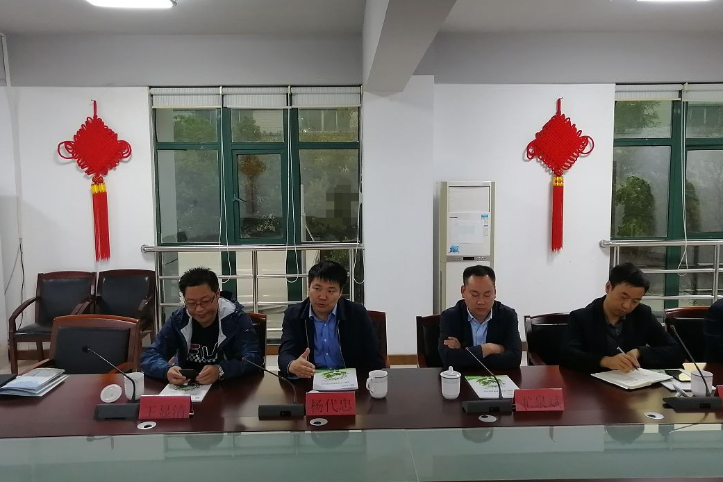 陪同政府園區(qū)赴綠色建材投資選址項目方對接考察,加快建材行業(yè)健康發(fā)展 陪同政府園區(qū)赴綠色建材投資選址項目方對接考察,加快建材行業(yè)健康發(fā)展