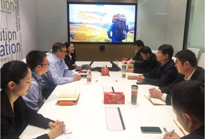 陪同政府園區對接考察外資新材料生產投資選址項目，協商合作，共謀發展