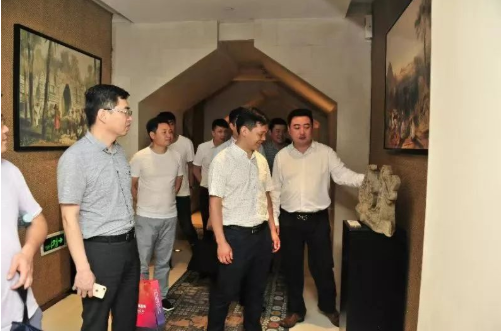 陪同政府園區(qū)赴縣域總部基地投資選址項(xiàng)目方對(duì)接考察，助力產(chǎn)業(yè)轉(zhuǎn)型升級(jí)，促進(jìn)縣域經(jīng)濟(jì)發(fā)展