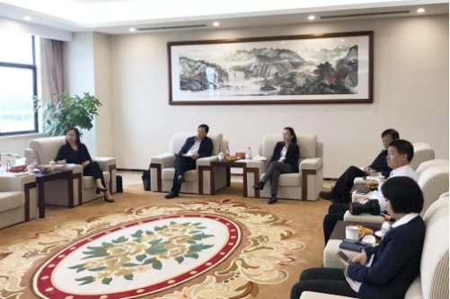 陪同政府園區(qū)對接考察高端包裝戶外型材投資選址項(xiàng)目,深化對接合作,推進(jìn)項(xiàng)目加快落地 陪同政府園區(qū)對接考察高端包裝戶外型材投資選址項(xiàng)目,深化對接合作,推進(jìn)項(xiàng)目加快落地