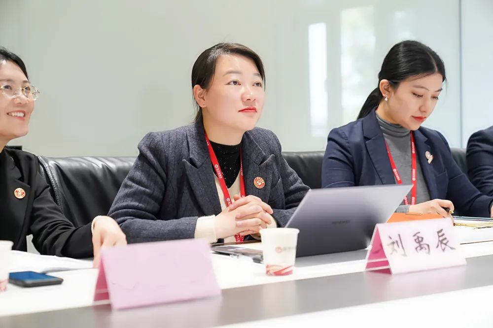 新疆輪臺縣·東方龍商務(wù)委托招商引資合作座談會成功舉行！集團榮獲“2022年度輪臺縣招商引資先進集體”稱號