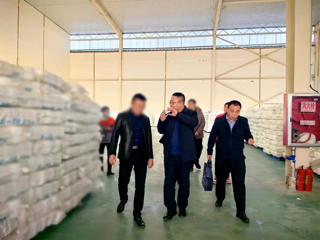 地方紡紗行業(yè)龍頭企業(yè)，產品遠銷柬埔寨、孟加拉等20多個國家和地區(qū)！新疆某地方政府實地考察品牌高端紡織材料生產擴建投資選址項目