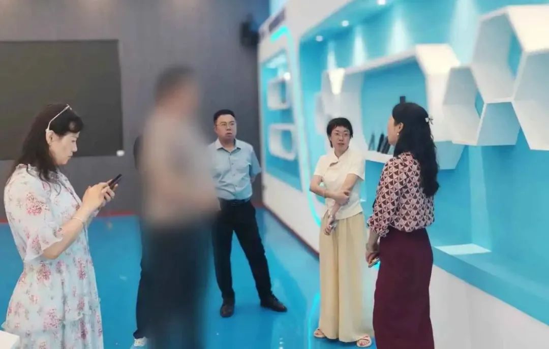 細分領域“單項冠軍”企業(yè)！高端柔性電子擴建投資選址項目方反向考察四川某地方政府