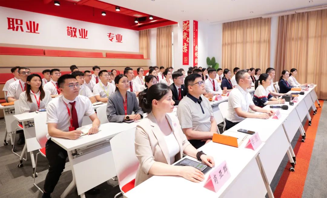 戰(zhàn)高溫，搶進(jìn)度，提質(zhì)量！7月上旬，集團(tuán)共26個(gè)優(yōu)質(zhì)投資選址項(xiàng)目通過評(píng)估