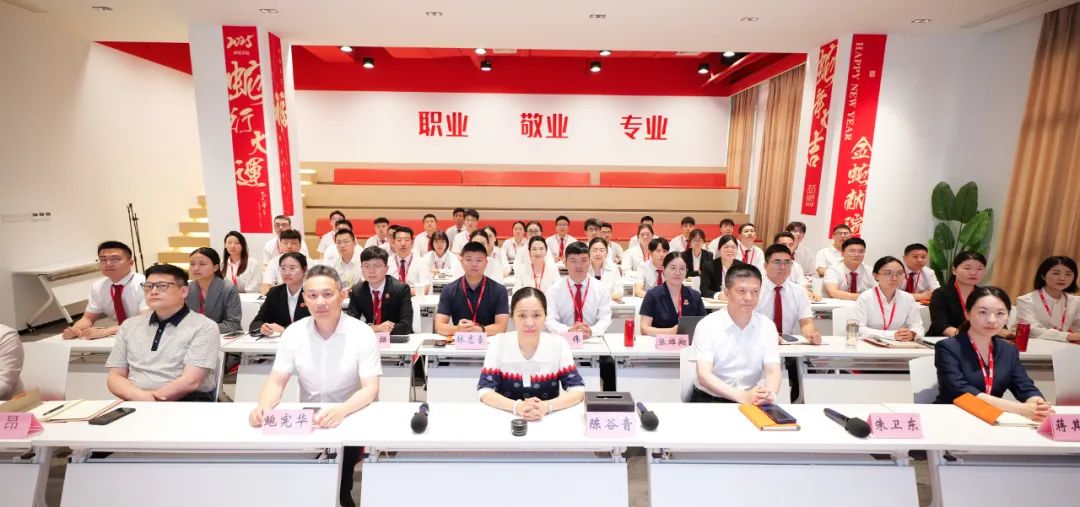 戰(zhàn)高溫，搶進(jìn)度，提質(zhì)量！7月上旬，集團(tuán)共26個(gè)優(yōu)質(zhì)投資選址項(xiàng)目通過評(píng)估